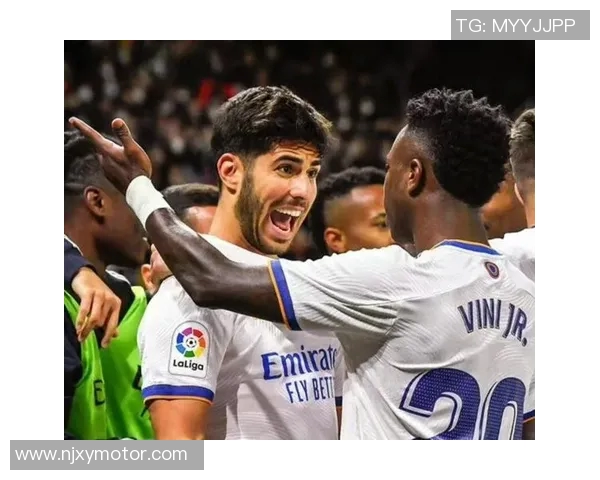 大巴黎迎战圣埃蒂全力争胜期待精彩对决与球迷共庆激情时刻