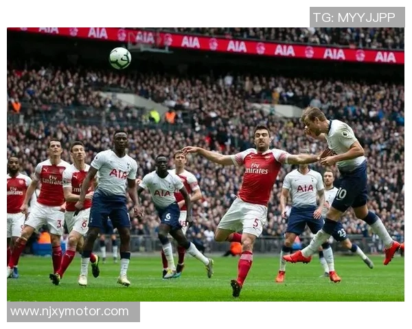 利兹联与利物浦精彩对决录像回放全程回顾与分析 利兹联与利物浦精彩对决录像回放全程回顾与分析