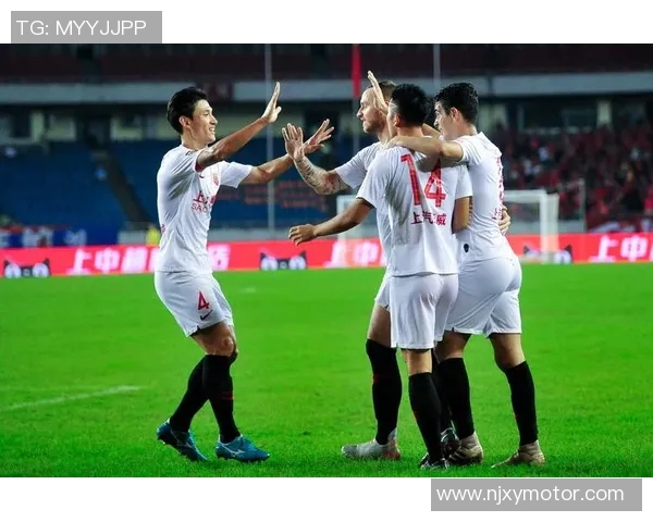 恒大与上港激战加时赛决胜时刻的精彩对决与情感交织